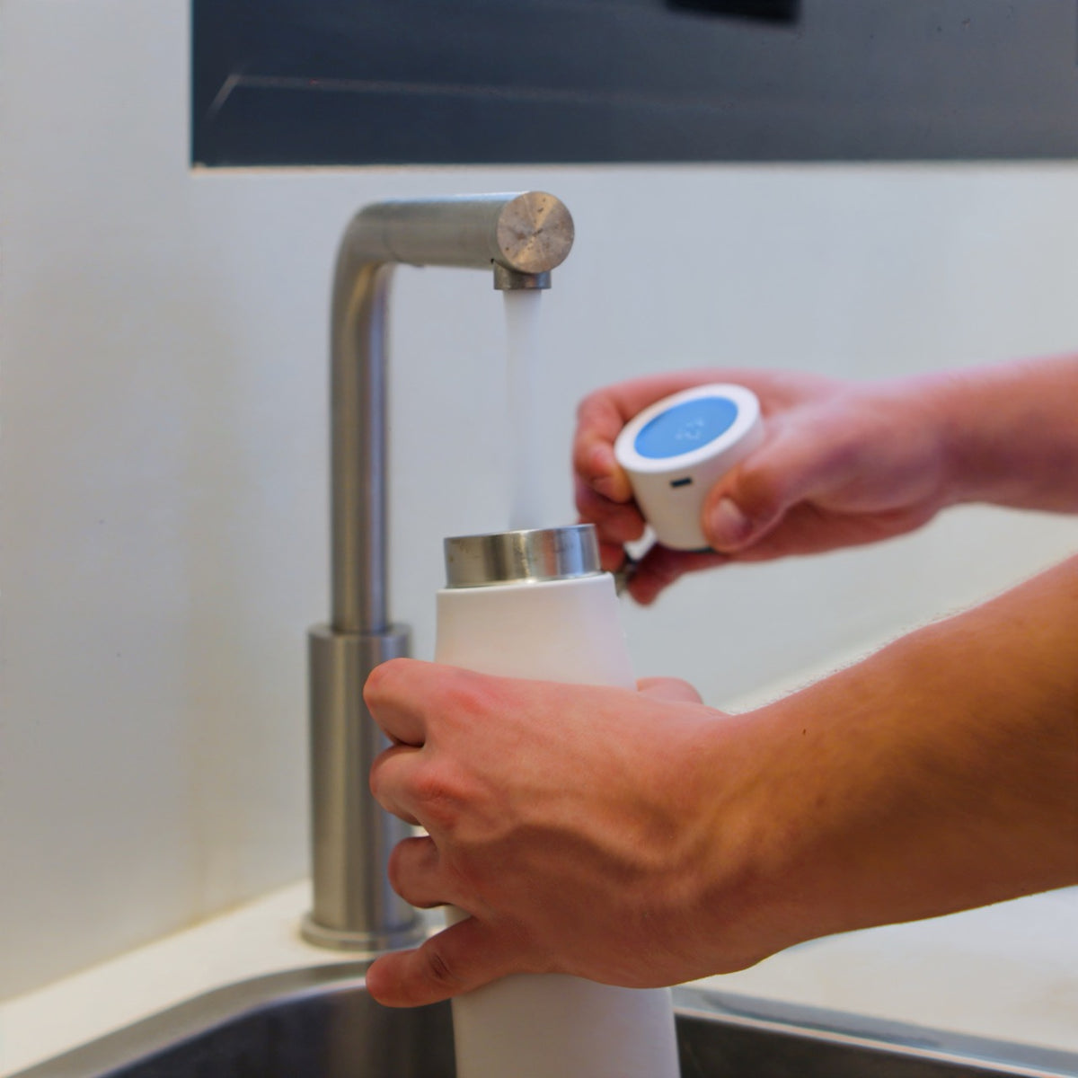 מלאו בכל מקום